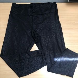 !MOVING SALE!  Athleta ultimate stash pocket embossed 7/8 tight